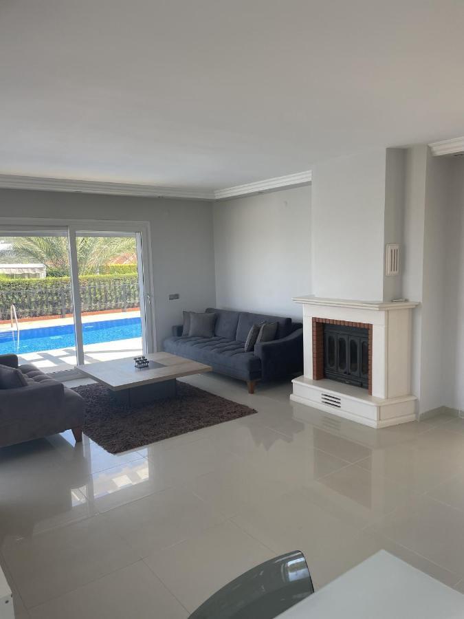Luxury Villa With Amazing View, Çeşme Exteriör bild