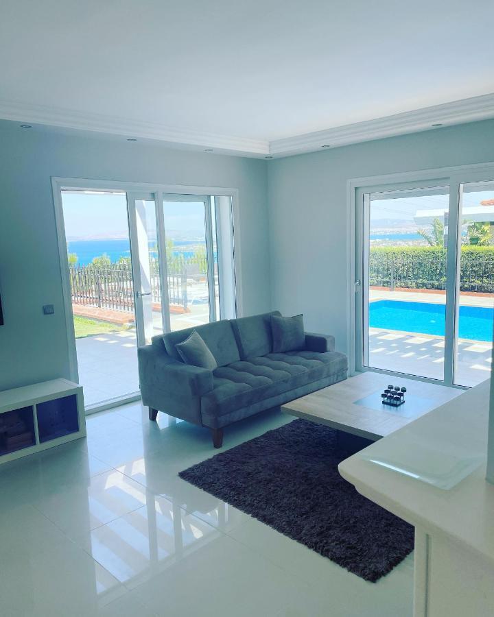 Luxury Villa With Amazing View, Çeşme Exteriör bild